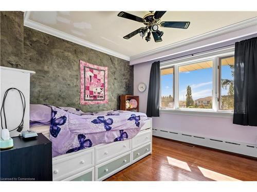 561 Kemp Road East Road, Grimsby, ON - Indoor Photo Showing Bedroom