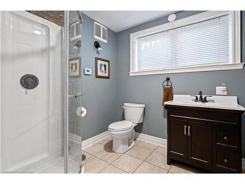 561 Kemp Road East Road, Grimsby, ON - Indoor Photo Showing Bathroom