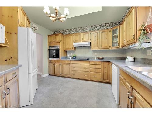 33 Brookfield Boulevard, Dunnville, ON - Indoor Photo Showing Kitchen