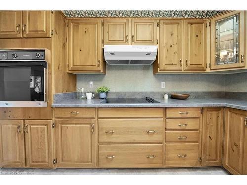 33 Brookfield Boulevard, Dunnville, ON - Indoor Photo Showing Kitchen