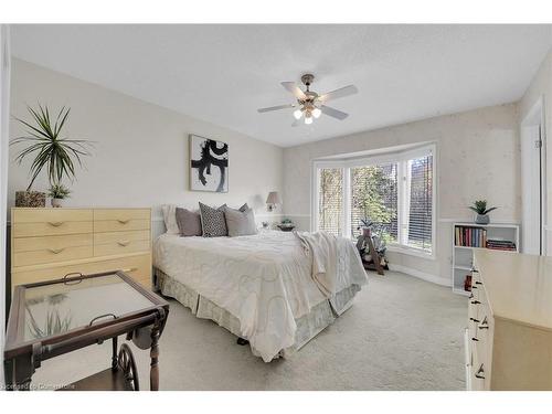 33 Brookfield Boulevard, Dunnville, ON - Indoor Photo Showing Bedroom