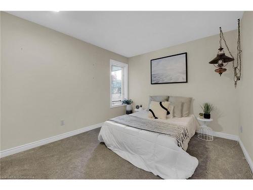 33 Brookfield Boulevard, Dunnville, ON - Indoor Photo Showing Bedroom