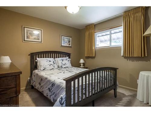 360 East 34Th Street, Hamilton, ON - Indoor Photo Showing Bedroom