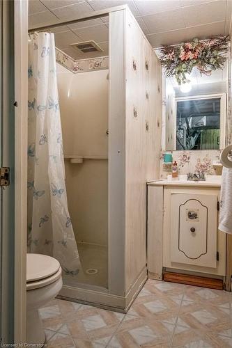 360 East 34Th Street, Hamilton, ON - Indoor Photo Showing Bathroom