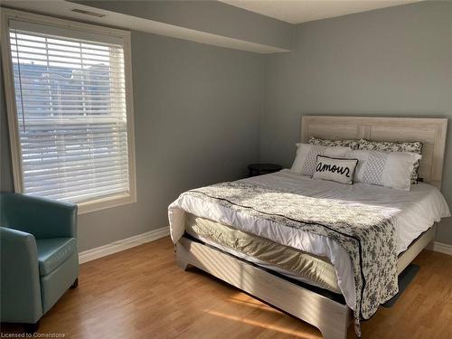 301-4003 Kilmer Drive, Burlington, ON - Indoor Photo Showing Bedroom