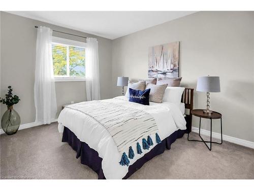 4104 Ashby Drive, Beamsville, ON - Indoor Photo Showing Bedroom