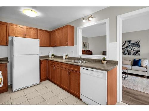 4104 Ashby Drive, Beamsville, ON - Indoor Photo Showing Kitchen With Double Sink