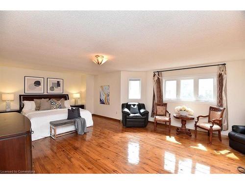 102 Huntingwood Avenue, Hamilton, ON - Indoor