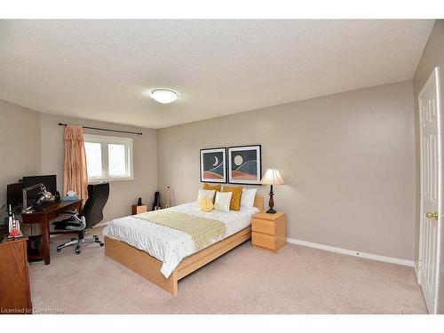 102 Huntingwood Avenue, Hamilton, ON - Indoor Photo Showing Bedroom