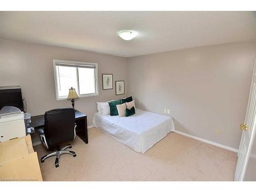 102 Huntingwood Avenue, Hamilton, ON - Indoor Photo Showing Bedroom