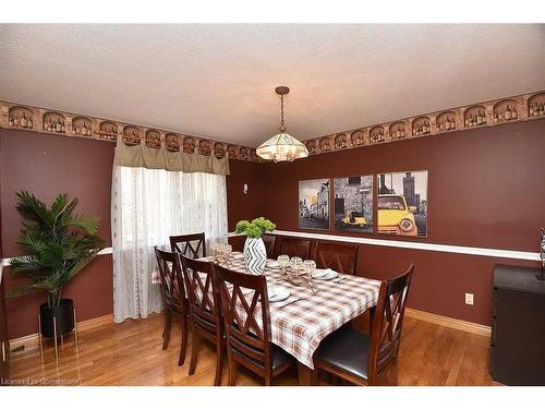 102 Huntingwood Avenue, Hamilton, ON - Indoor Photo Showing Dining Room