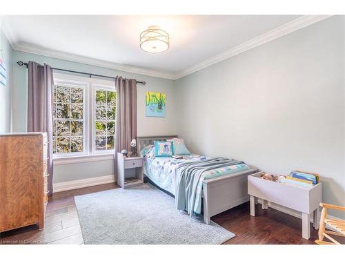 213 Penn Drive, Burlington, ON - Indoor Photo Showing Bedroom