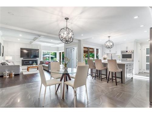 213 Penn Drive, Burlington, ON - Indoor Photo Showing Dining Room