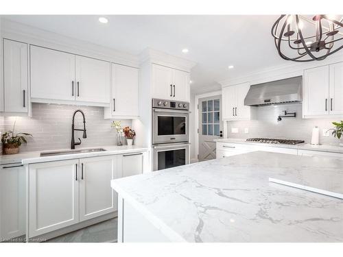 213 Penn Drive, Burlington, ON - Indoor Photo Showing Kitchen With Upgraded Kitchen