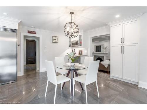 213 Penn Drive, Burlington, ON - Indoor Photo Showing Dining Room