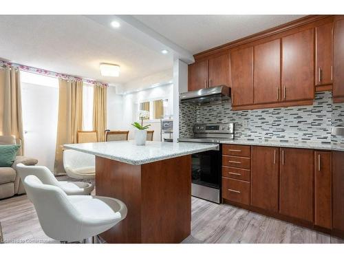 912-1950 Kennedy Road, Scarborough, ON - Indoor Photo Showing Kitchen