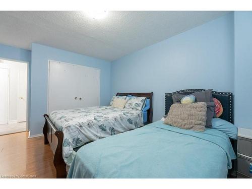 912-1950 Kennedy Road, Scarborough, ON - Indoor Photo Showing Bedroom