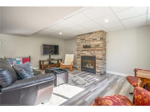 5 Pine Street, Niagara-On-The-Lake, ON - Indoor Photo Showing Living Room With Fireplace