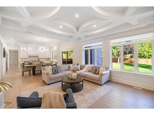 157 Orchard Drive, Hamilton, ON - Indoor Photo Showing Living Room