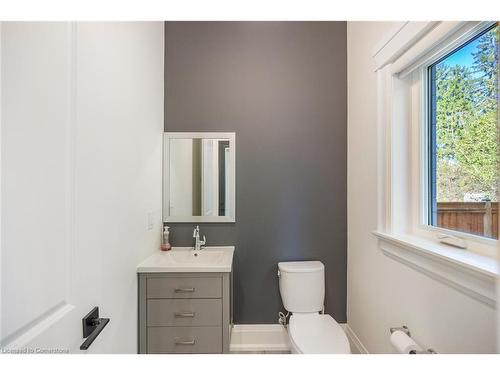 157 Orchard Drive, Hamilton, ON - Indoor Photo Showing Bathroom