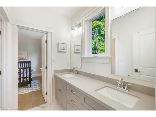 157 Orchard Drive, Hamilton, ON - Indoor Photo Showing Bathroom