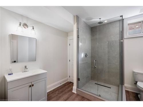 157 Orchard Drive, Hamilton, ON - Indoor Photo Showing Bathroom