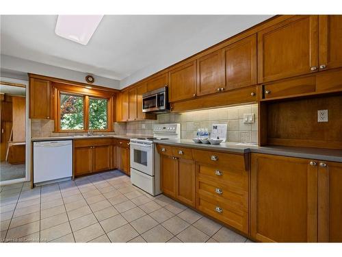 40 Bertram Drive, Dundas, ON - Indoor Photo Showing Kitchen