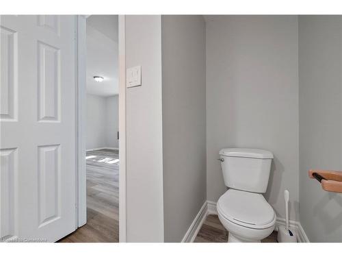 40 Bertram Drive, Dundas, ON - Indoor Photo Showing Bathroom