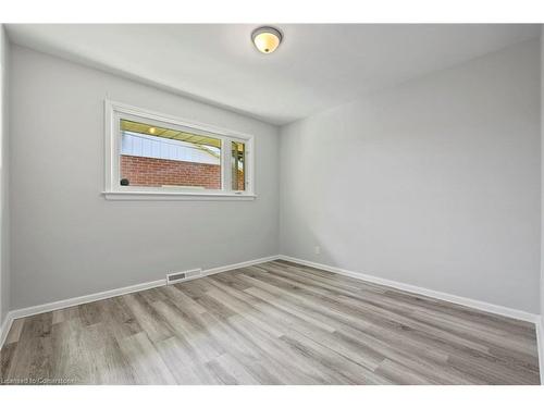 40 Bertram Drive, Dundas, ON - Indoor Photo Showing Other Room