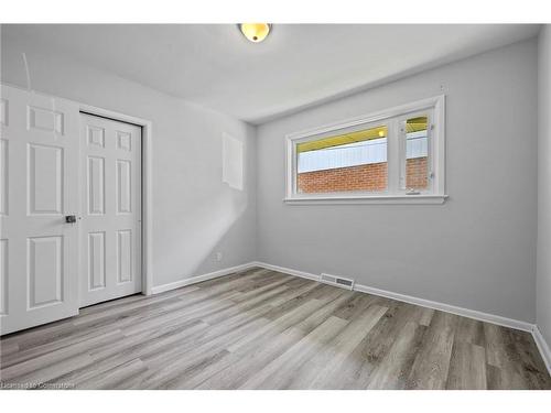 40 Bertram Drive, Dundas, ON - Indoor Photo Showing Other Room