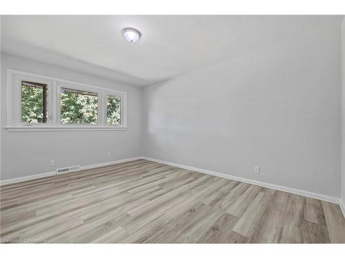 40 Bertram Drive, Dundas, ON - Indoor Photo Showing Other Room