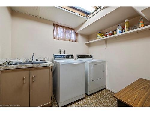 40 Bertram Drive, Dundas, ON - Indoor Photo Showing Laundry Room