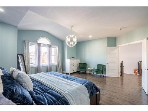 30 Ascoli Drive, Hamilton, ON - Indoor Photo Showing Bedroom