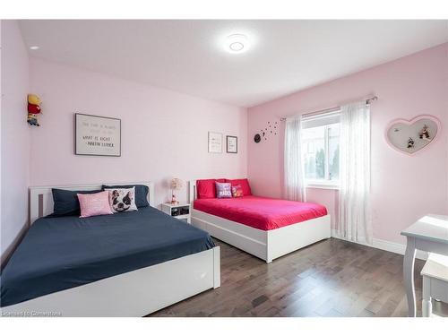 30 Ascoli Drive, Hamilton, ON - Indoor Photo Showing Bedroom