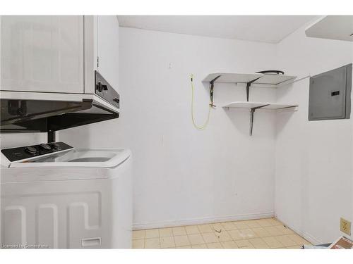 109-416 Limeridge Road E, Hamilton, ON - Indoor Photo Showing Laundry Room