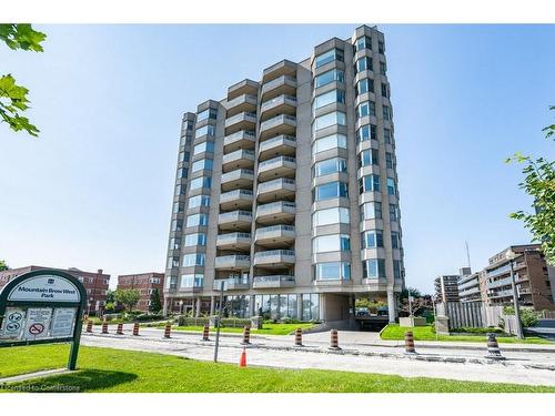 2W-174 Mountain Park Avenue, Hamilton, ON - Outdoor With Balcony With Facade