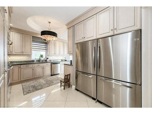 2W-174 Mountain Park Avenue, Hamilton, ON - Indoor Photo Showing Kitchen