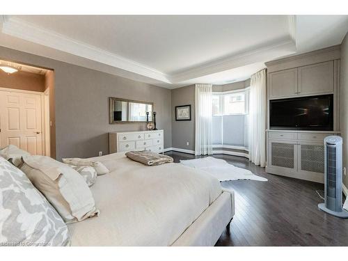 2W-174 Mountain Park Avenue, Hamilton, ON - Indoor Photo Showing Bedroom