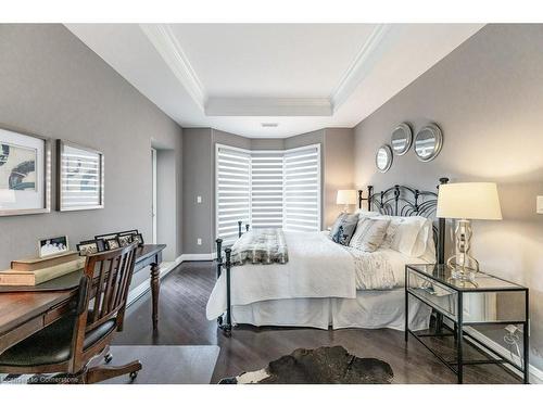 2W-174 Mountain Park Avenue, Hamilton, ON - Indoor Photo Showing Bedroom