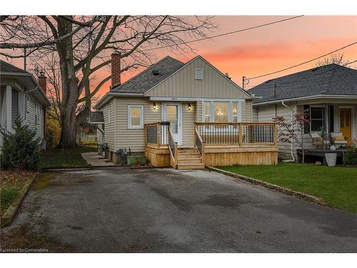 15 Verdun Avenue, St. Catharines, ON - Outdoor With Deck Patio Veranda