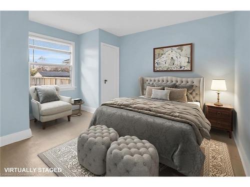 15 Verdun Avenue, St. Catharines, ON - Indoor Photo Showing Bedroom