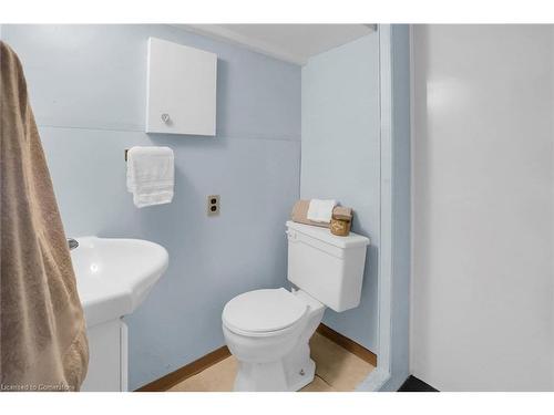 15 Verdun Avenue, St. Catharines, ON - Indoor Photo Showing Bathroom