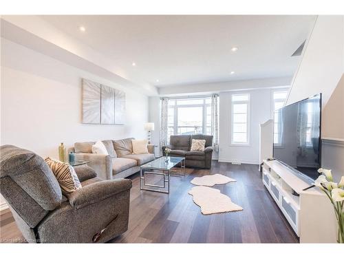 68-61 Soho Street Street, Stoney Creek, ON - Indoor Photo Showing Living Room