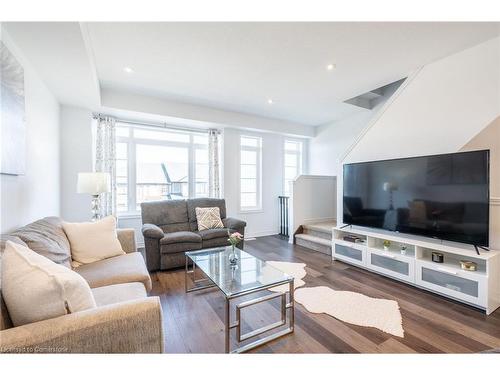 68-61 Soho Street Street, Stoney Creek, ON - Indoor Photo Showing Living Room