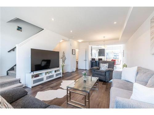 68-61 Soho Street Street, Stoney Creek, ON - Indoor Photo Showing Living Room