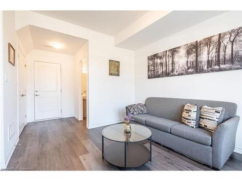 68-61 Soho Street Street, Stoney Creek, ON - Indoor Photo Showing Living Room