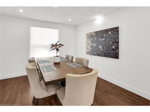 18 Merritt Crescent, Grimsby, ON - Indoor Photo Showing Dining Room