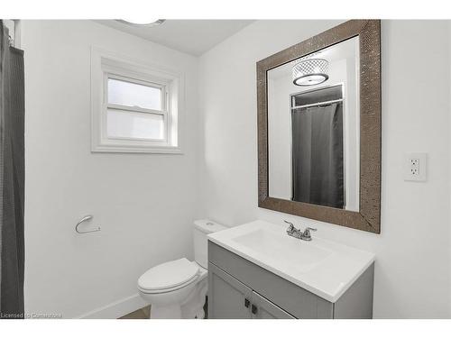 18 Merritt Crescent, Grimsby, ON - Indoor Photo Showing Bathroom