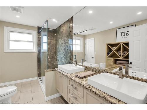 18 Merritt Crescent, Grimsby, ON - Indoor Photo Showing Bathroom