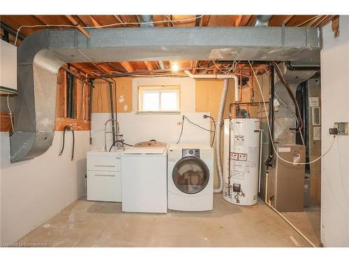 18 Merritt Crescent, Grimsby, ON - Indoor Photo Showing Laundry Room